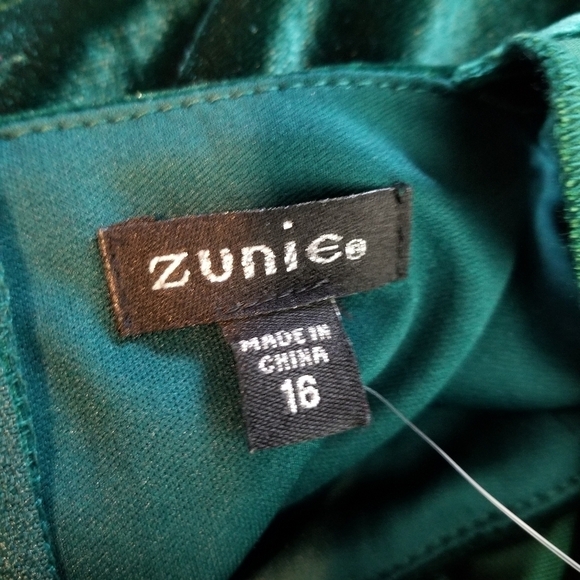 Zunie Girls Size 16 Ruffle Neck Velvet Jumpsuit Hunter Green Stretchy Holiday - Picture 10 of 11